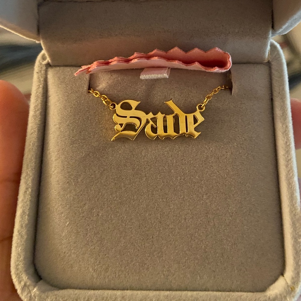Gold-plated name necklace. “Sade”